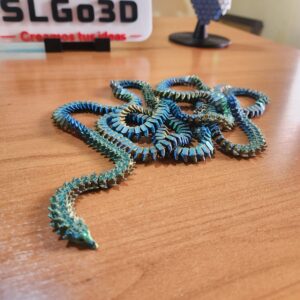 Dragón Flexi Articulado Impreso en 3D — Iridiscente Azul Verde | SLGo3D