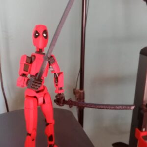 Figura Deadpool Articulada Impresa en 3D — Con Espadas Incluidas | SLGo3D
