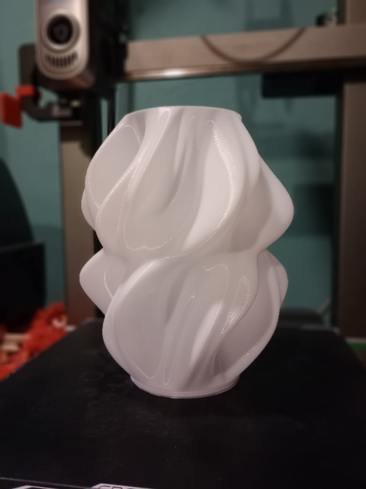 Florero Decorativo Orgánico Impreso en 3D — Diseño Artístico Retorcido | SLGo3D - Image 3