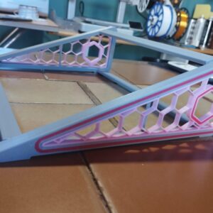 Soporte para Laptop y Tablet Impreso en 3D — Diseño Hexagonal | SLGo3D